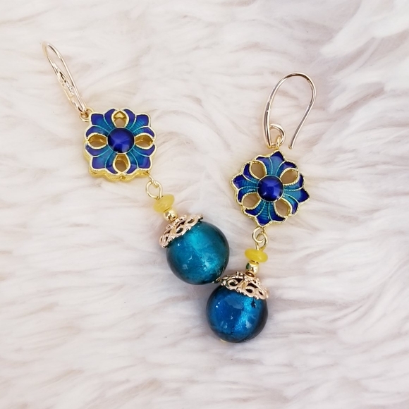 14K Gold Flower Agate Earrings - Picture 2 of 11